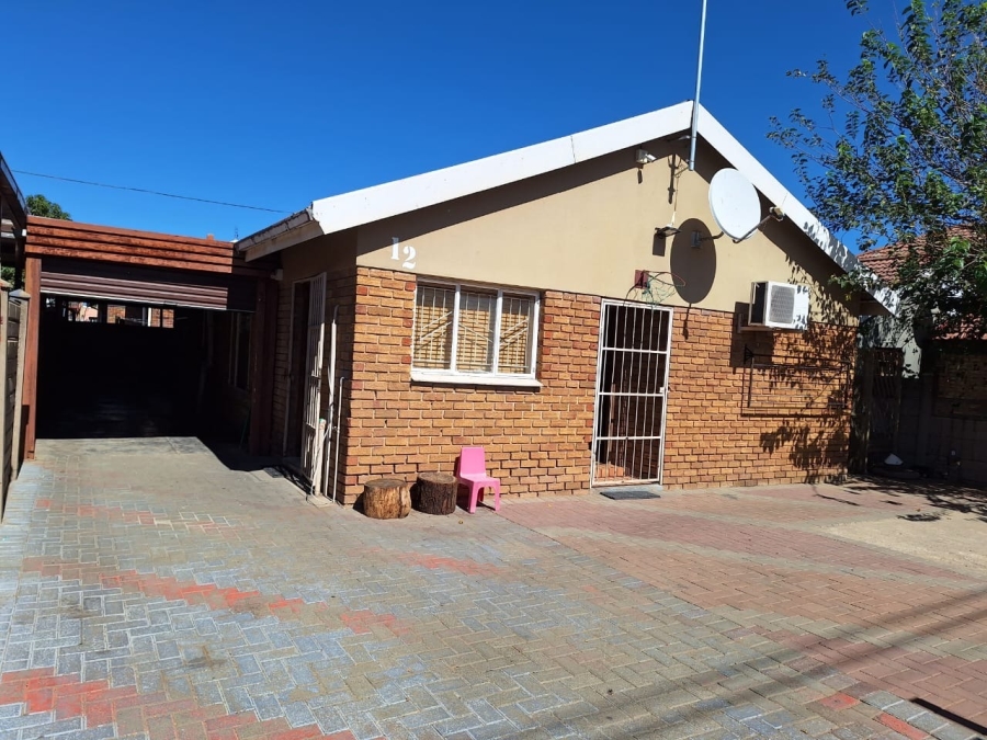 3 Bedroom Property for Sale in Heidedal Free State